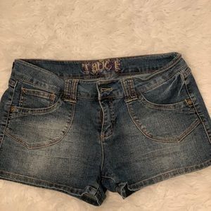 Jean short shorts